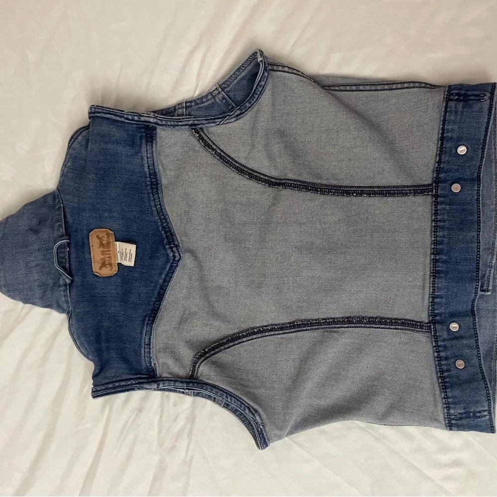 Levi's Washed Blue Denim Vest - Picture 7 of 8